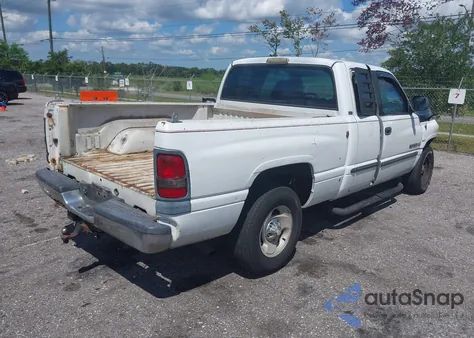 2000 Dodge Ram 1500 St из США, поврежденный, VIN 3B7HC13Z5YG163101